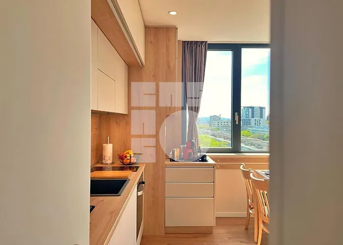 Apartment 1br Sea Garden Prime With View & Parking *