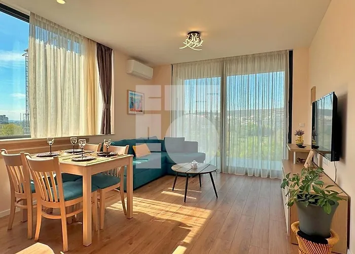 Apartment 1br Sea Garden Prime With View & Parking