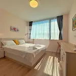 1br Sea Garden Prime With View & Parking Lägenhet Varna