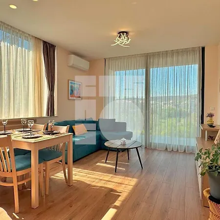 Apartment 1br Sea Garden Prime With View & Parking